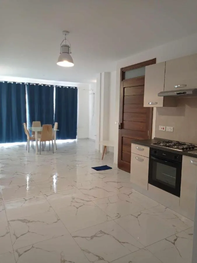 Homestay Private Room With External Private Bathroom In Marsaskala Malta